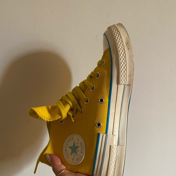Wore twice converse in perfect condition, size 7,5 women, bought for 120$ - Picture 3 of 6
